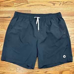 Vuori Men’s Kore shorts. Charcoal color. Size XL